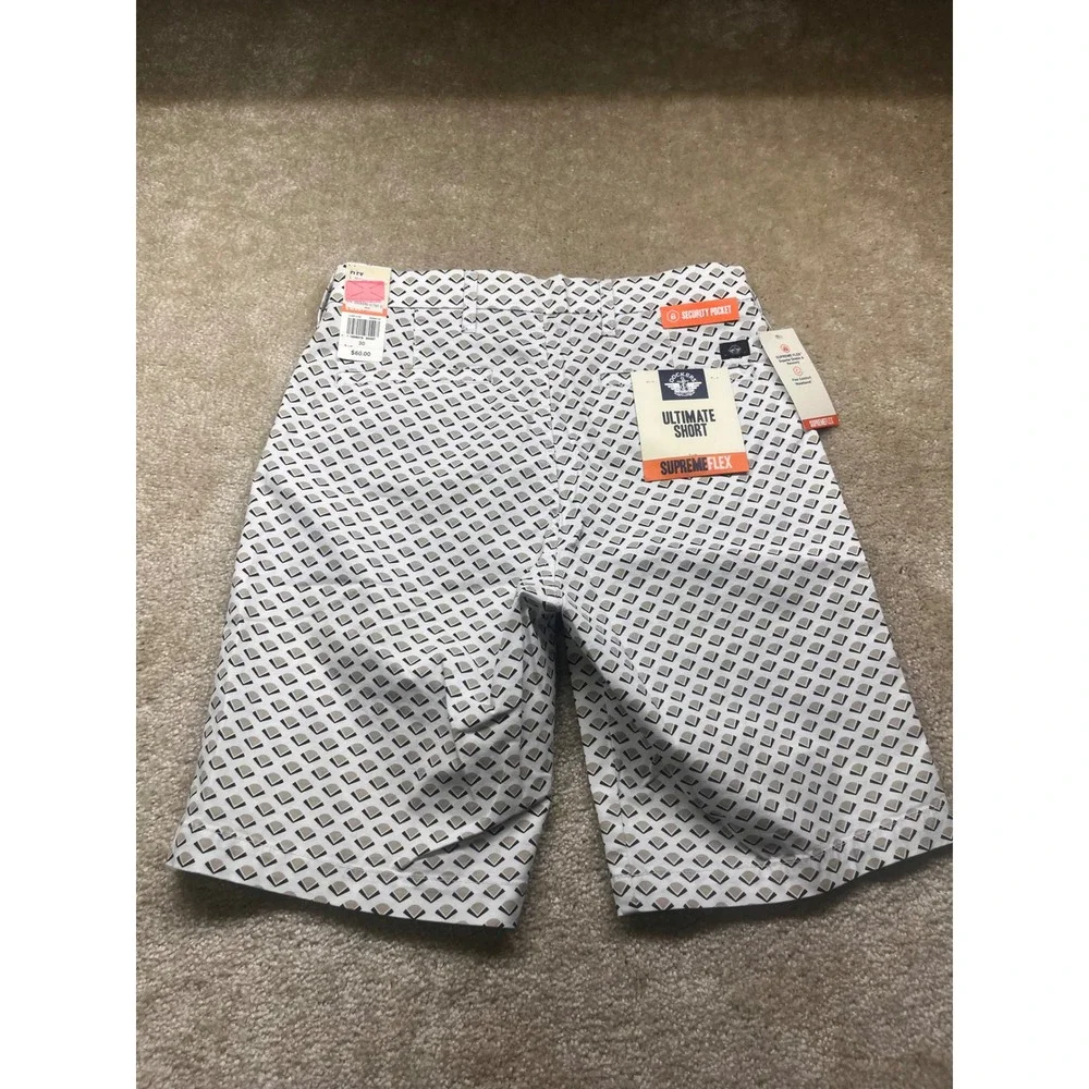 Dockers Mens Ultimate Short Supreme Flex White Geometric Fan Print Size 30 NWT